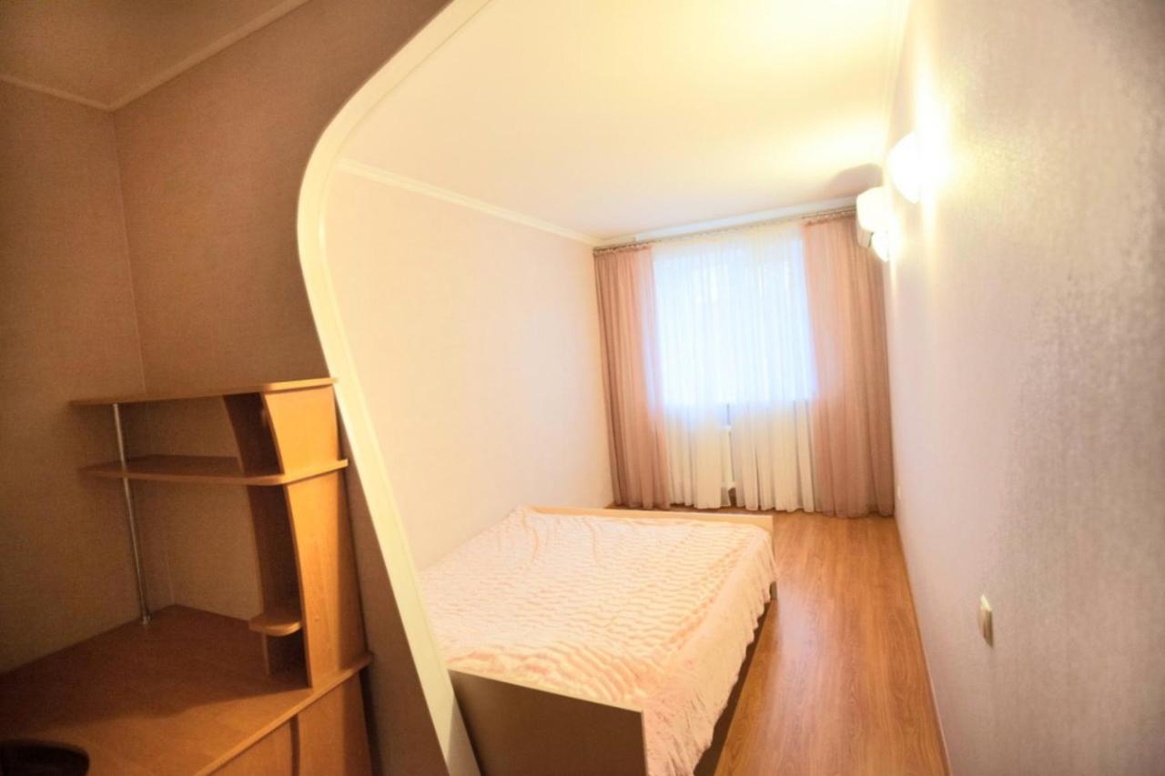 Двухкомнатная Квартира 300М От Моря Ул Парковая 18 Отчетные Док Čornomors'k Esterno foto